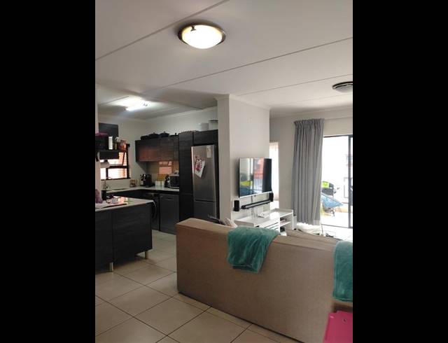 3 BEDROOM APARTMENT FOR SALE IN GREENSTONE CREST